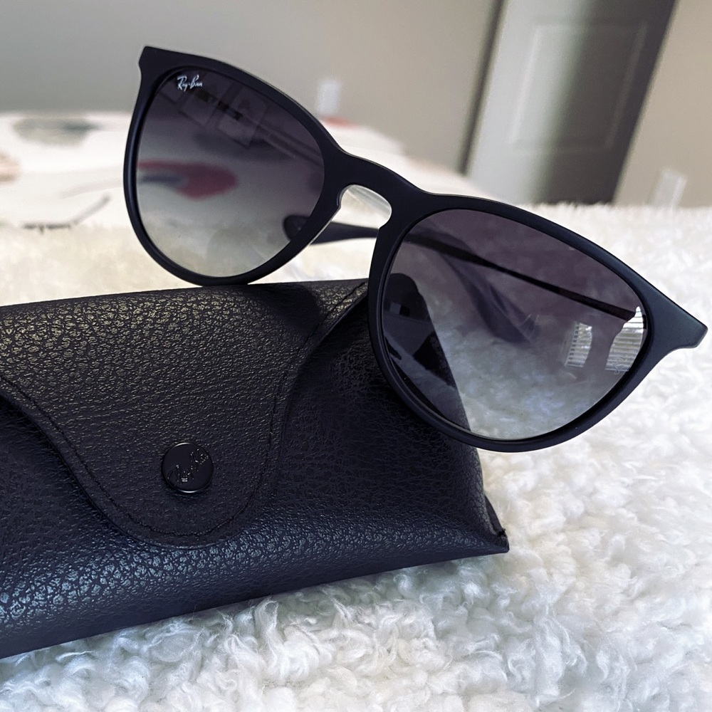 Ray Ban Erika Sunglasses 🍹🏖